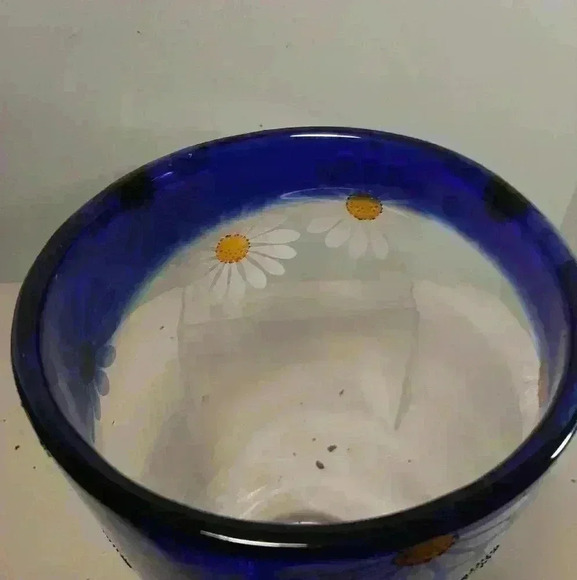 Hand painted art glass vase. Cobalt blue and clear glass with raised daisies. - Picture 5 of 5